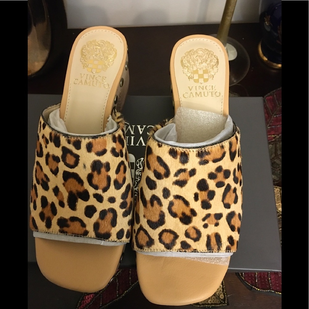 Vince Camuto HANIYA STUDDED MULE - Picture 8 of 10